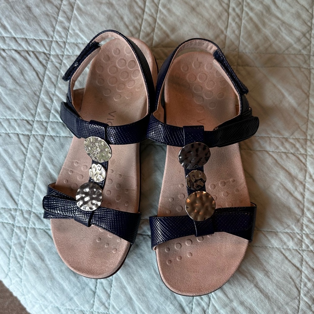 Vionic Women’s Farra Lizard Navy Sandals 7